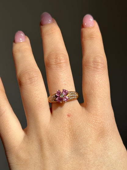 Vintage 18k Gold Pink Sapphire Heart-Leaf Clover Pave Diamond Ring