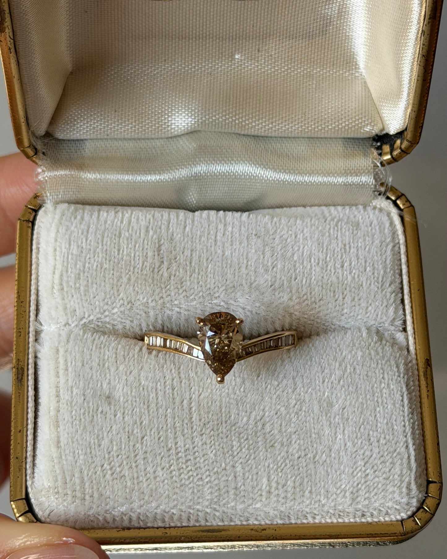 Vintage 18k Gold 1.11ct Dark Chocolate Brown Pear Cut Diamond Ring - Brown Baguette Diamond Shoulders