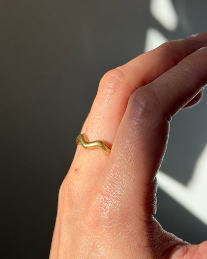 Vintage Circa 1980s 18k Gold T & Co Paloma Picasso Zig Zag Ring