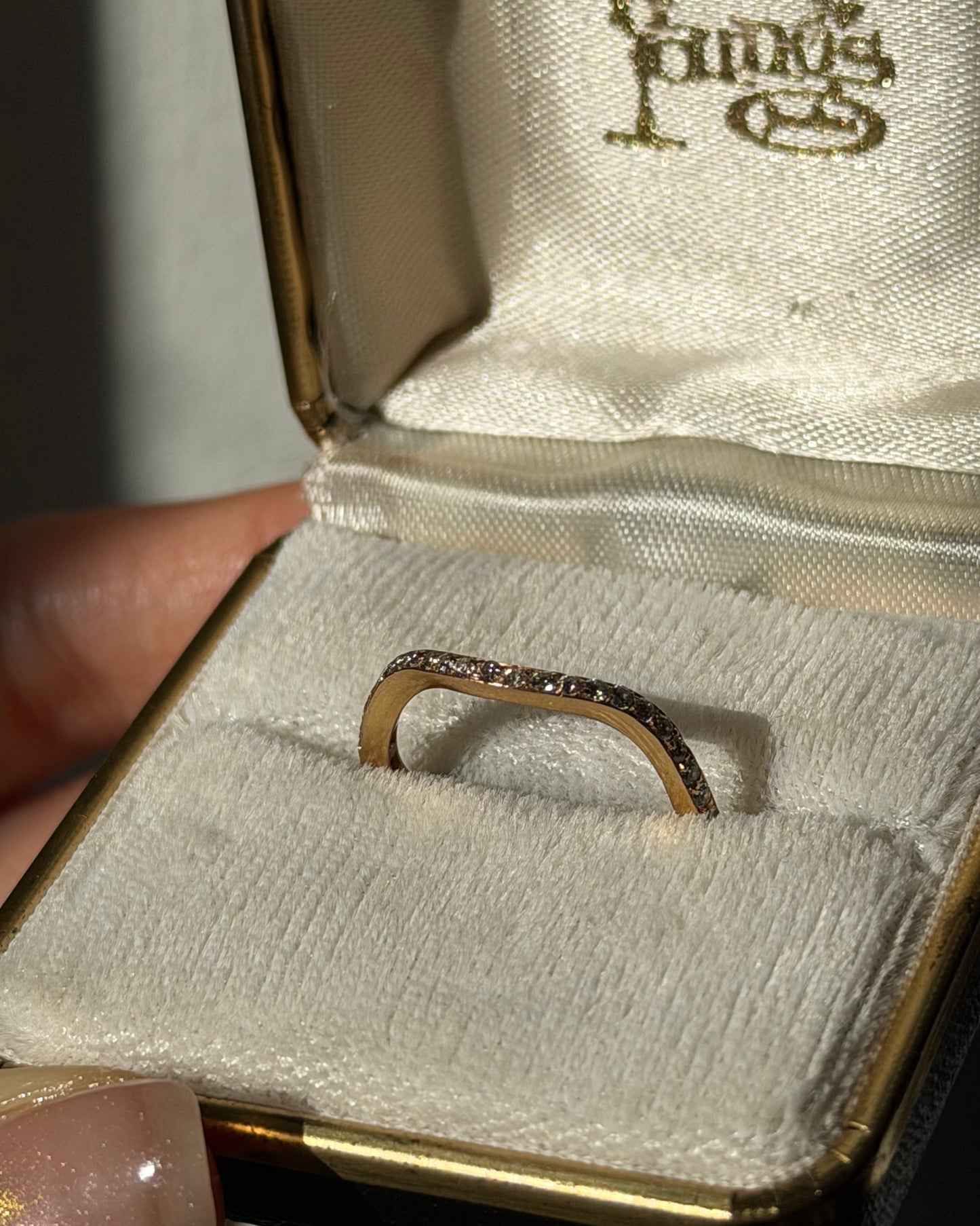 Vintage 18k Yellow Gold Wavy Diamond Stacking Ring