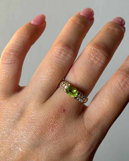 Vintage 18k East-West Set Peridot Diamond Pave Ring