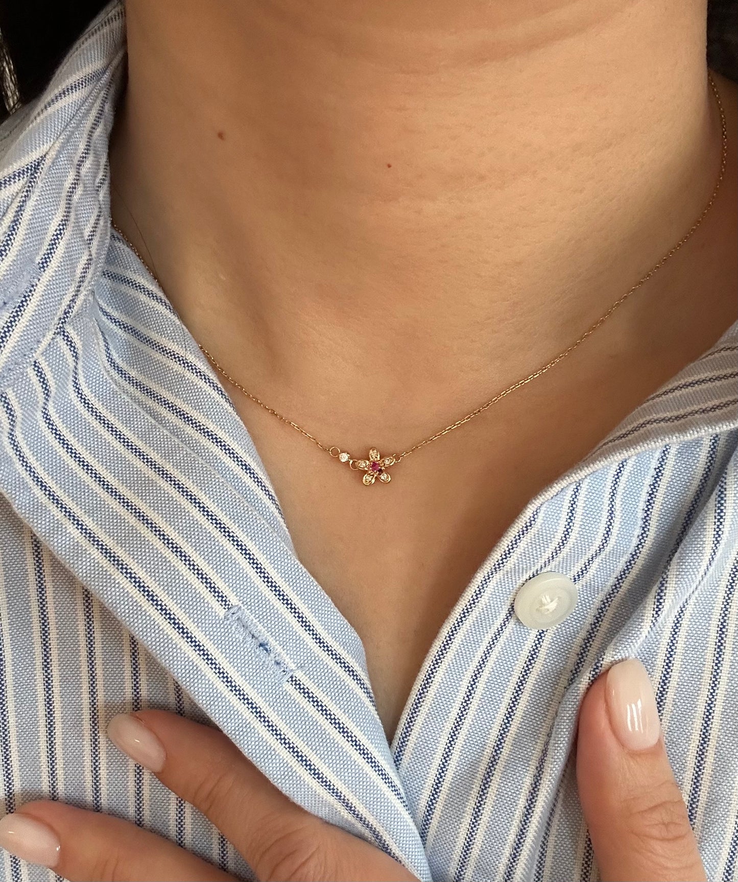 Vintage 18k Gold Dainty Diamond and Ruby Flower Pendant Chain