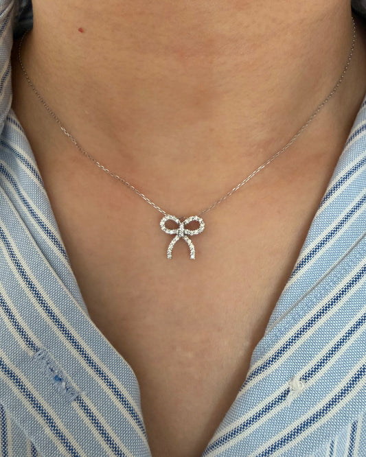Vintage 18k White Gold Diamond Bow Ribbon Motif Pendant Necklace