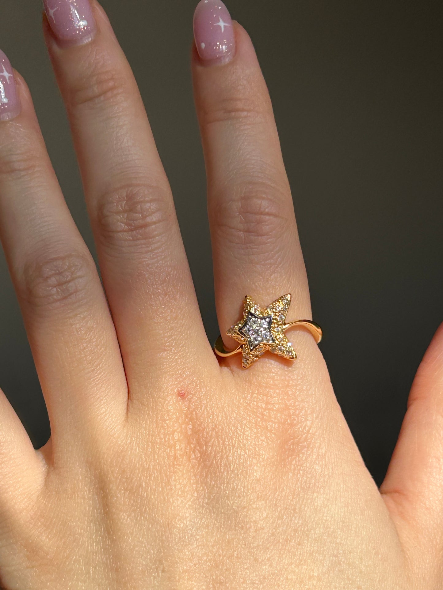 Vintage 18k Gold Diamond Star Ring - Celestial Motif Size 6.75