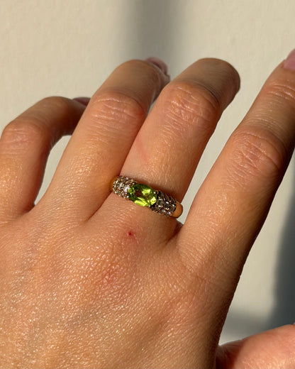 Vintage 18k East-West Set Peridot Diamond Pave Ring