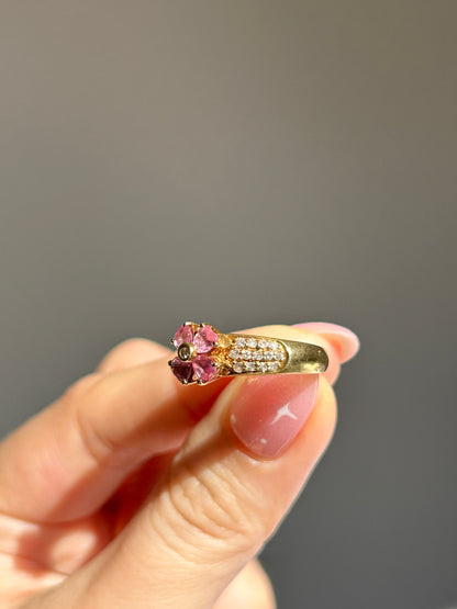 Vintage 18k Gold Pink Sapphire Heart-Leaf Clover Pave Diamond Ring