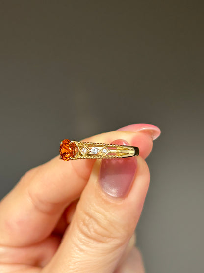 Vintage 18k Gold Mandarin Garnet Ring