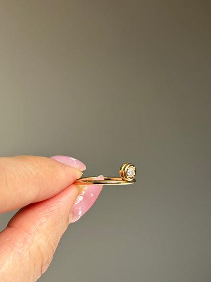 Vintage 18k Gold Stackable Diamond Ring - Floating Bezel Set Diamond, Size 5.5
