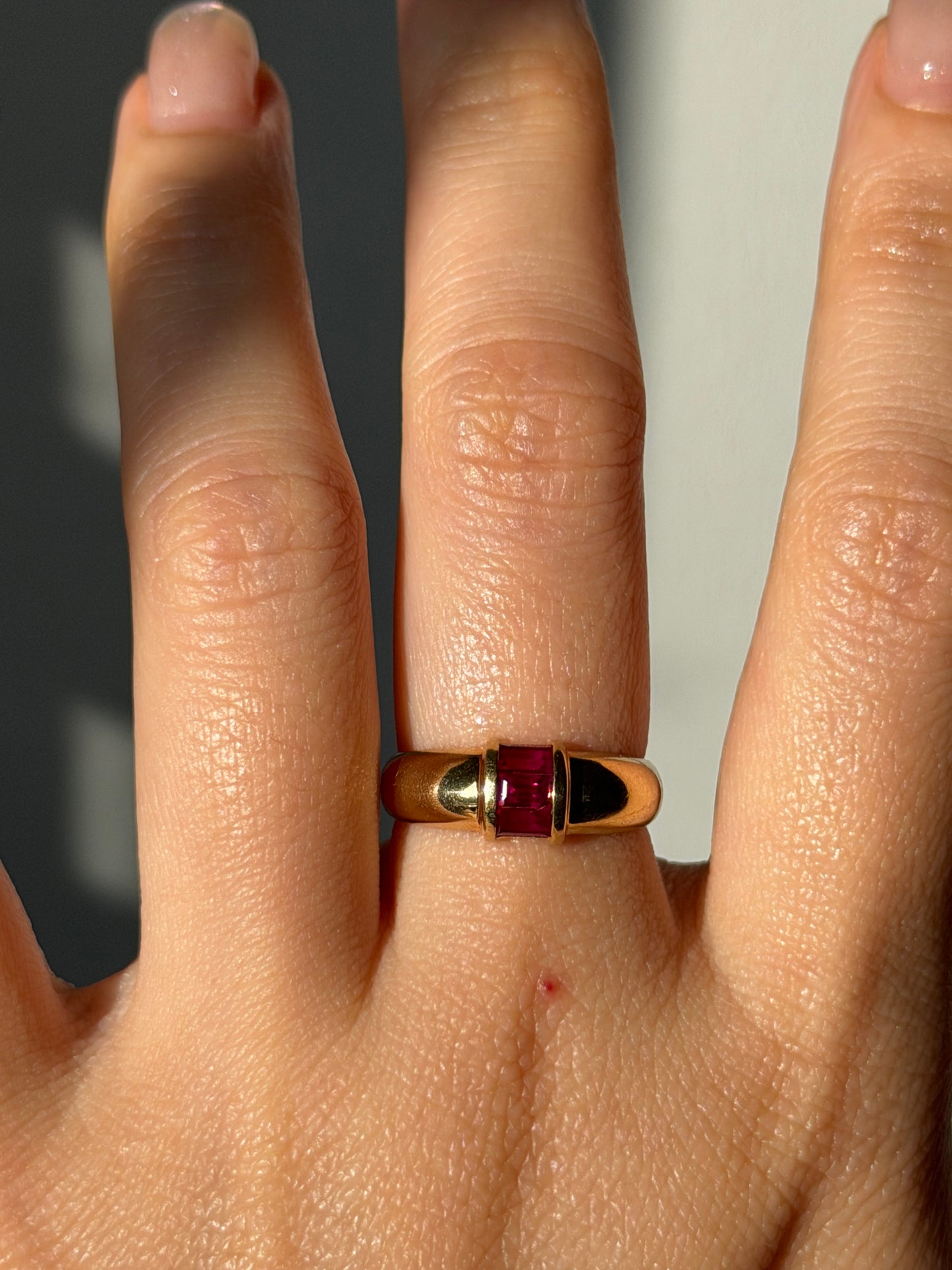 Vintage 18k Gold Tiffany & Co Ruby Baguette Ring