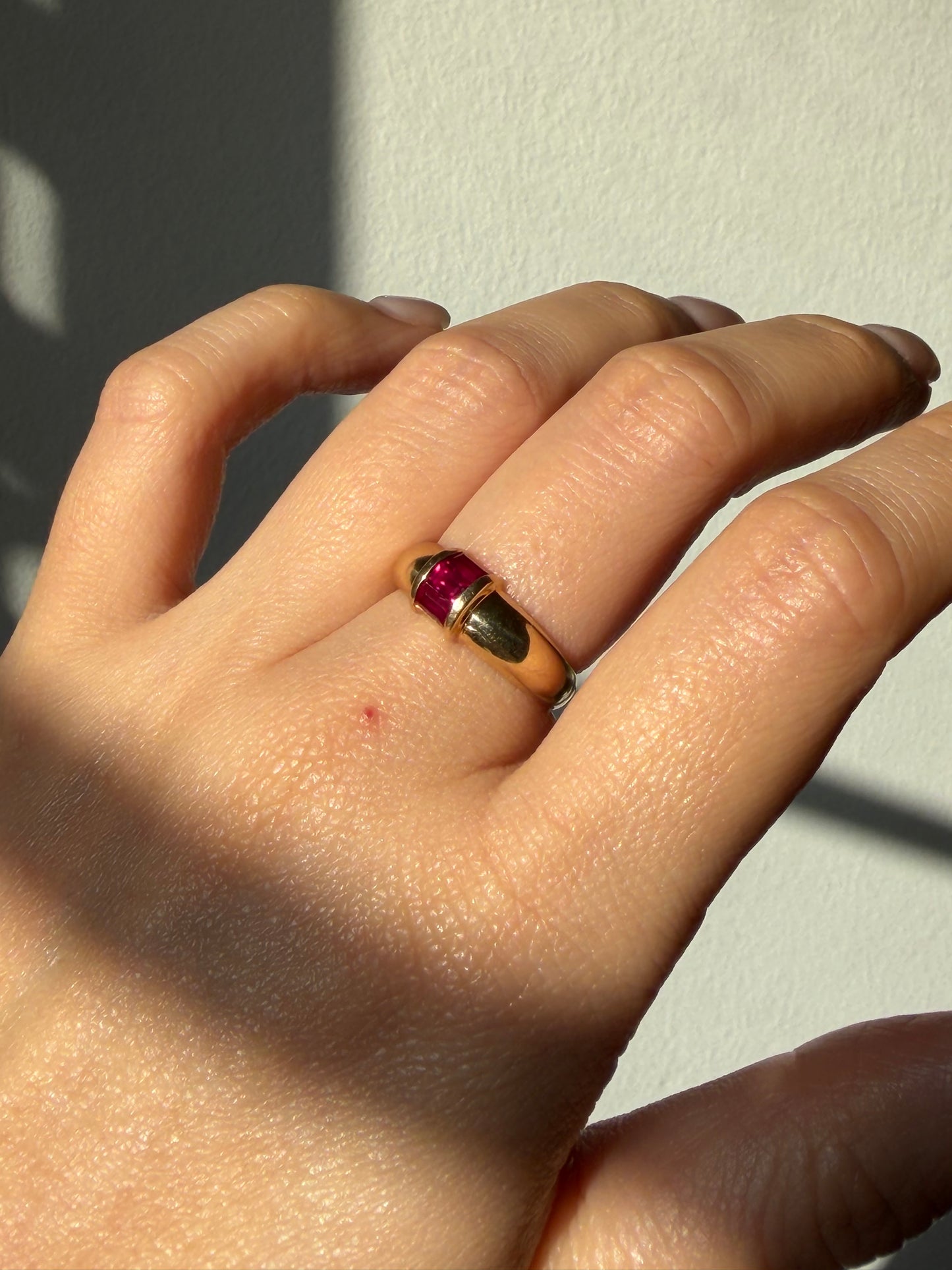 Vintage 18k Gold Tiffany & Co Ruby Baguette Ring