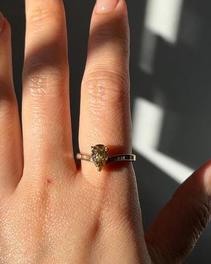 Vintage 18k Gold 1.11ct Dark Chocolate Brown Pear Cut Diamond Ring - Brown Baguette Diamond Shoulders