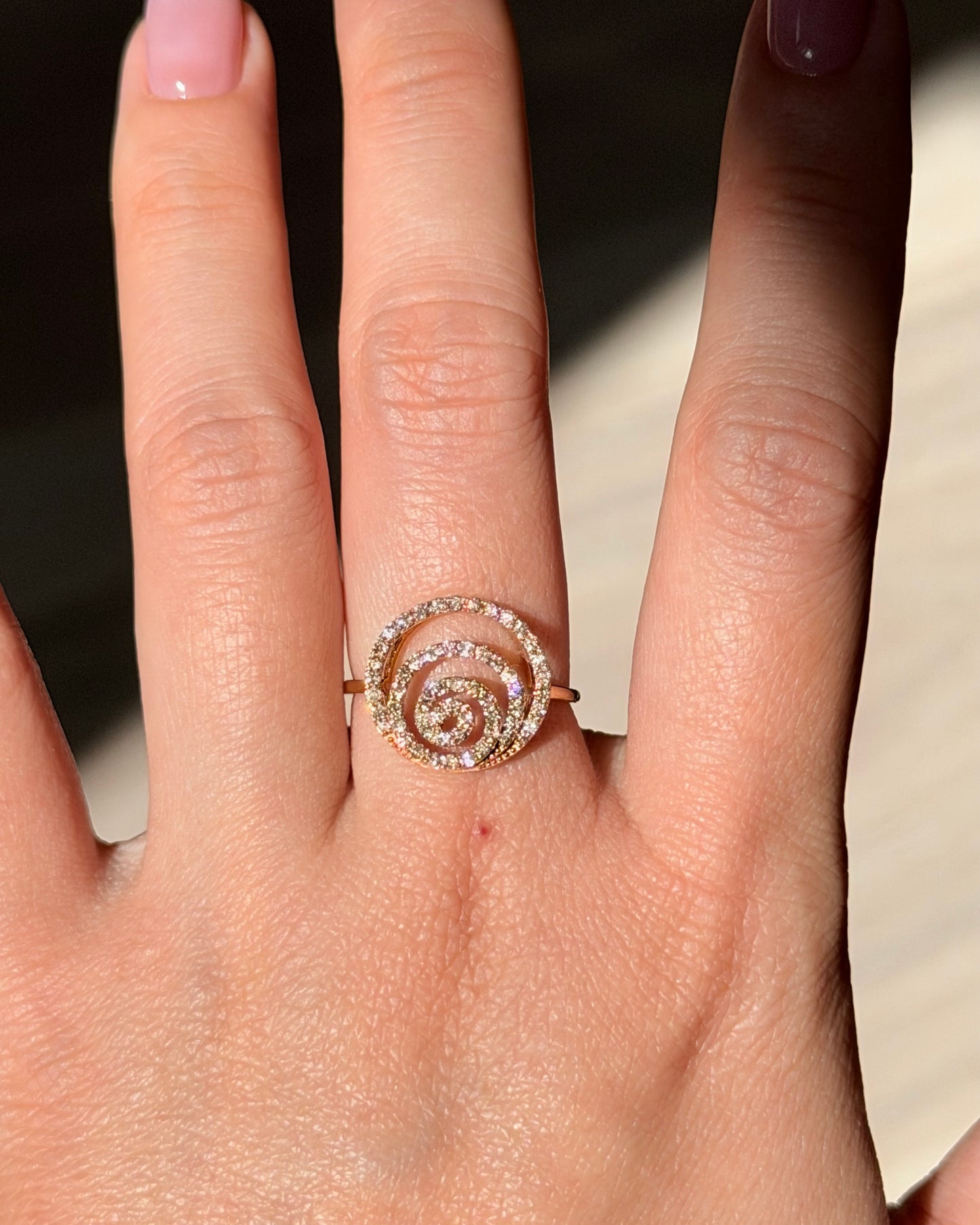 Vintage 18k Gold Spiral Diamond Ring