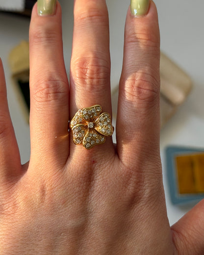 Vintage 18k Gold Diamond Pave Flower Petals Ring