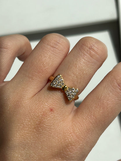 Vintage 18k Gold Diamond Bow Motif Ring