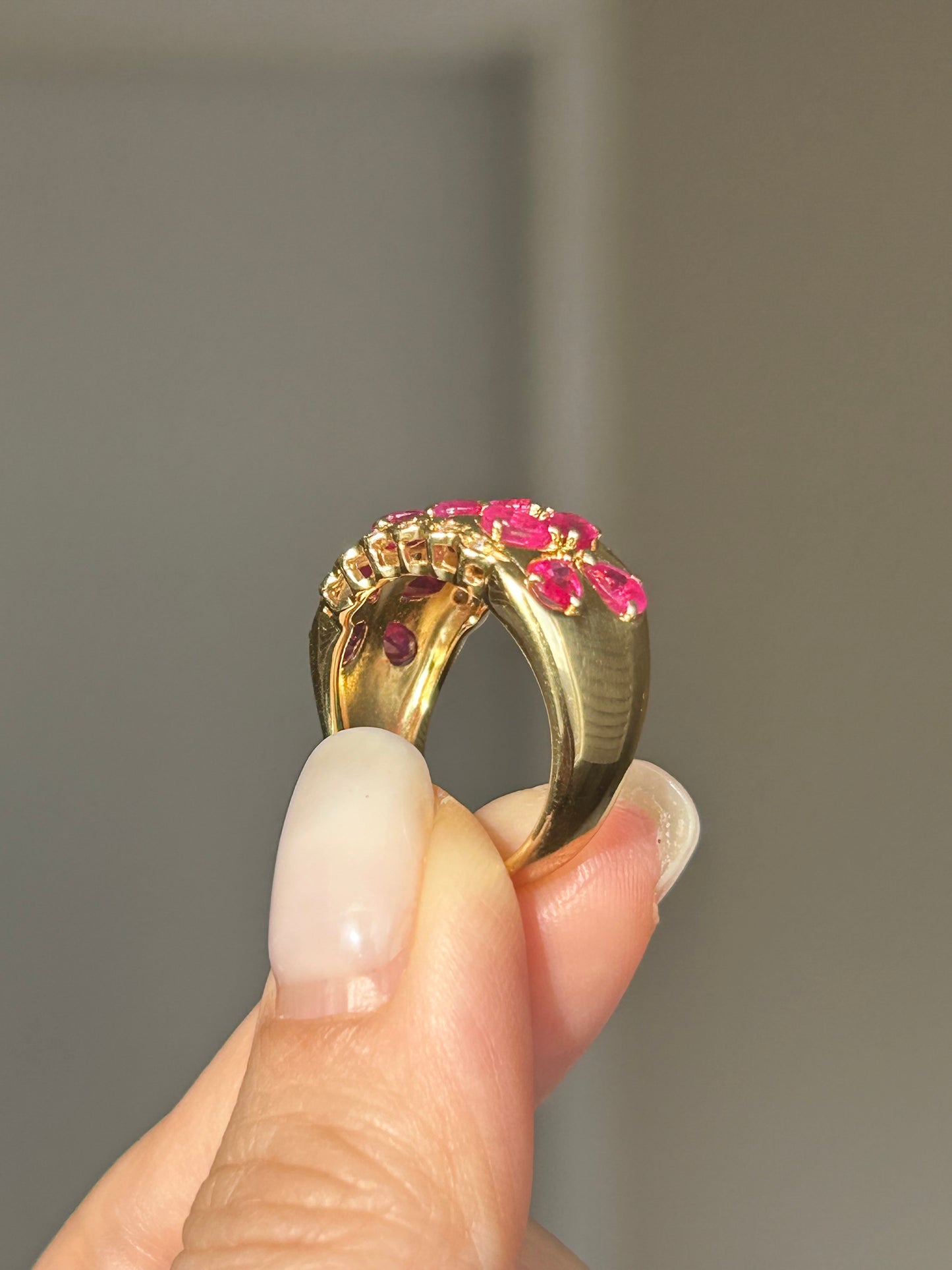 Vintage 18k Gold Ruby Flower Trio Ring