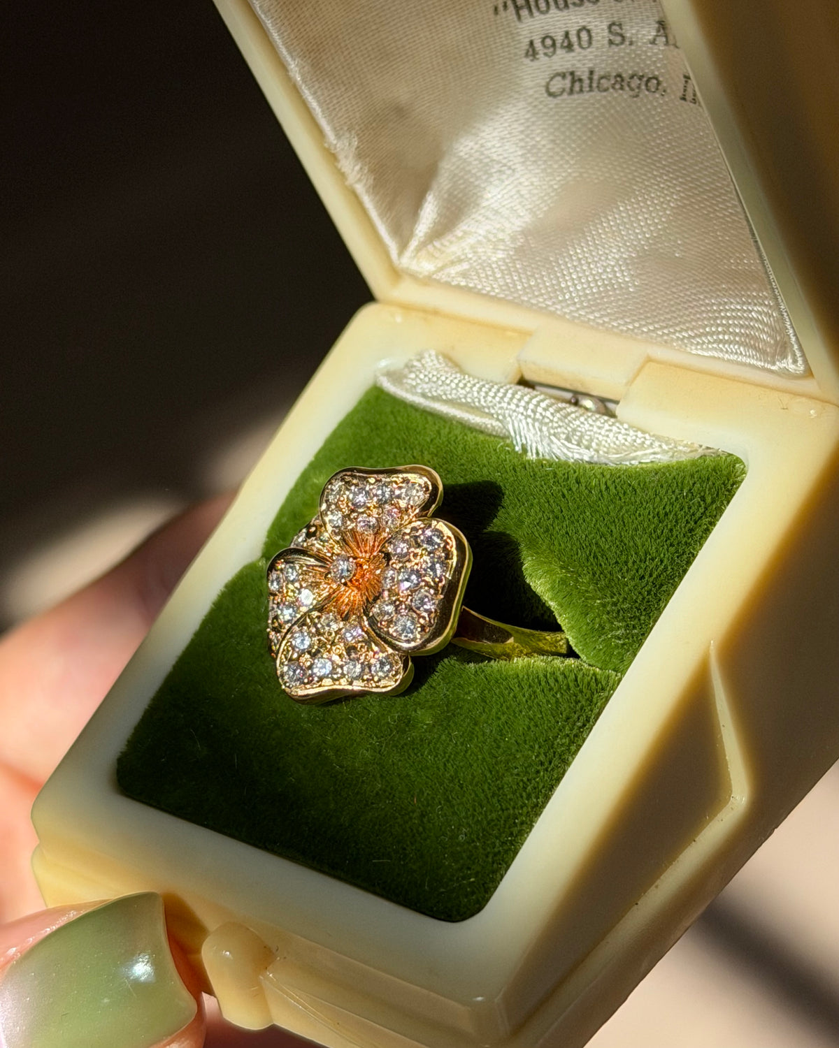 Vintage 18k Gold Diamond Pave Flower Petals Ring