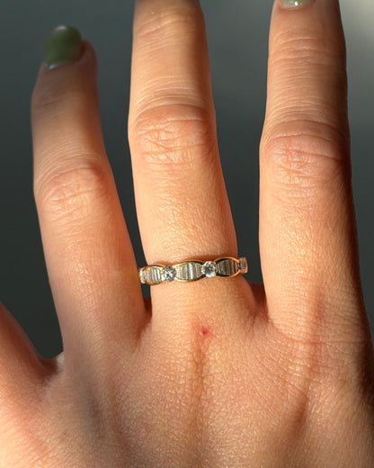 Vintage 18k Gold Round And Baguette Diamond Scalloped Edge Stackable Band