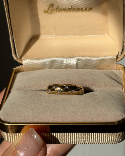 Vintage 18k Gold Flushed Set Diamond Quilted Pattern Dome Ring