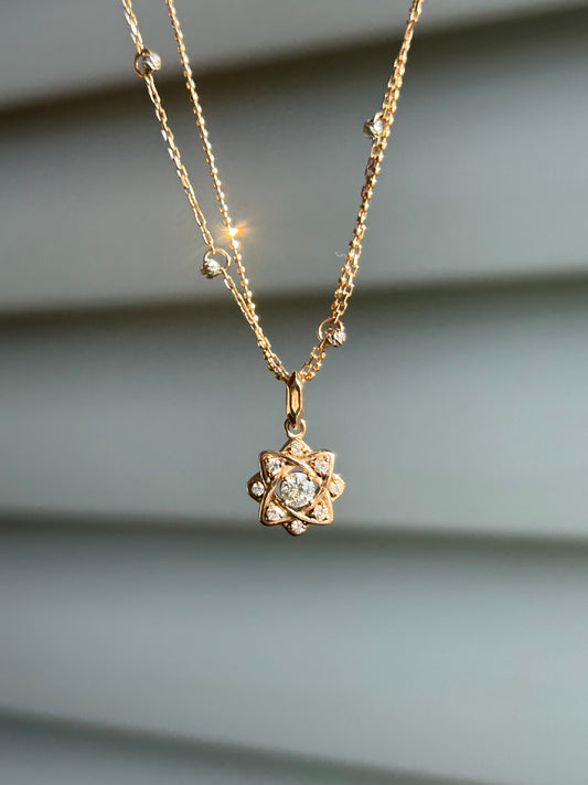 Vintage 18k Rose Gold Multi Diamonds Flower Pendant Chain