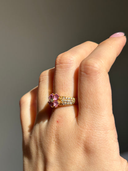 Vintage 18k Gold Pink Sapphire Heart-Leaf Clover Pave Diamond Ring