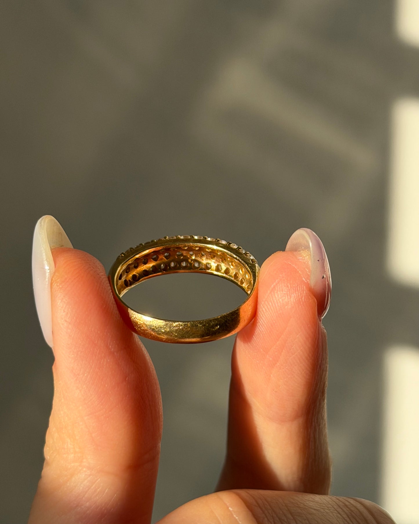 Vintage 18k Gold Diamond Pave Donut Ring