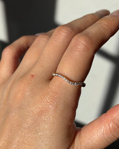 Vintage 18k Yellow Gold Wavy Diamond Stacking Ring