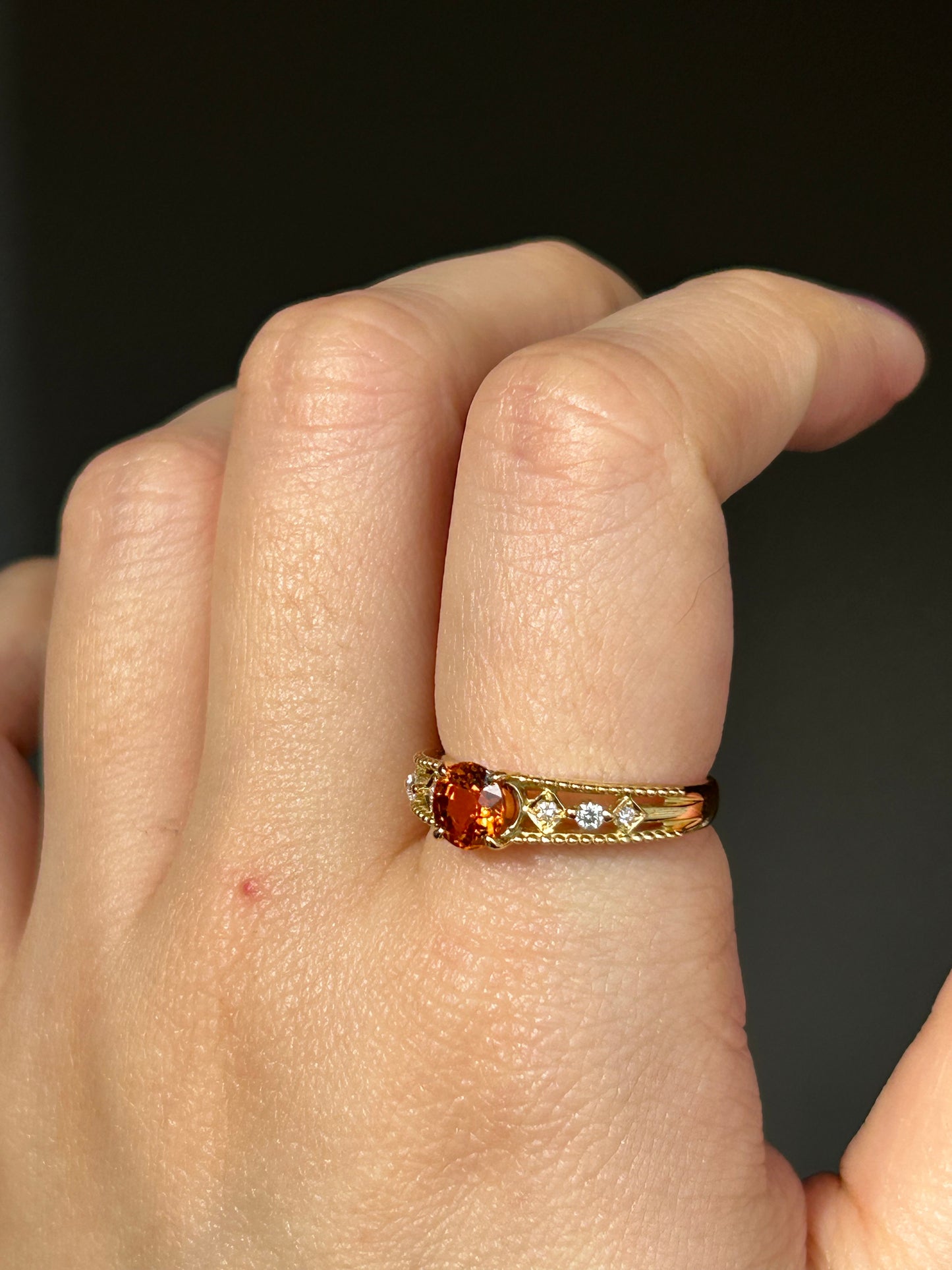 Vintage 18k Gold Mandarin Garnet Ring