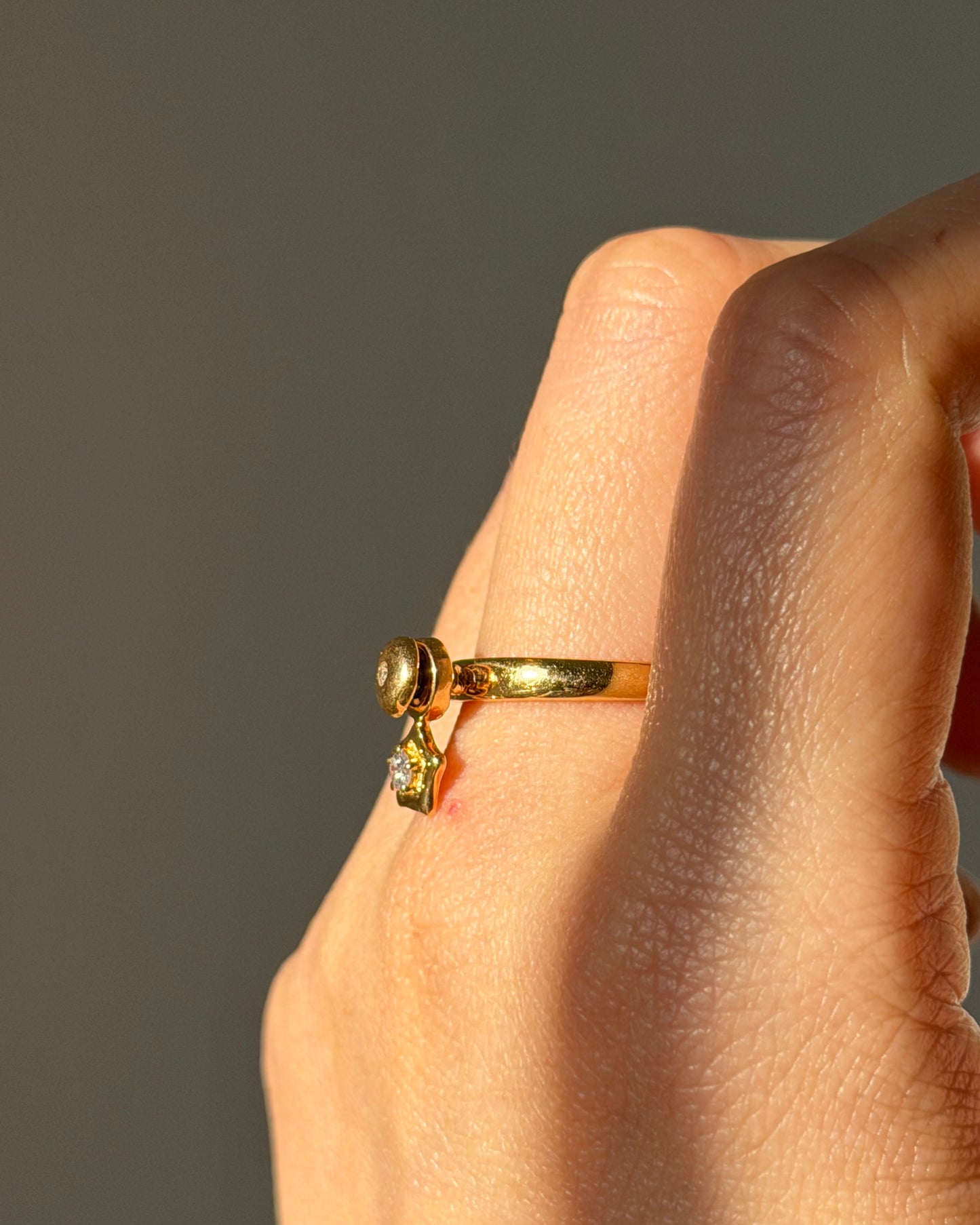 Vintage Circa 1990s 18k Gold Diamond Star Spinner Ring
