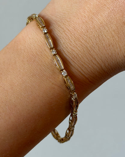 Vintage 18k Gold Baguette and Round Diamond Scalloped Edge Tennis Bracelet