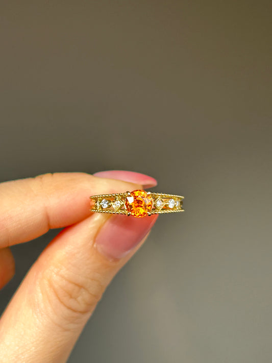 Vintage 18k Gold Mandarin Garnet Ring