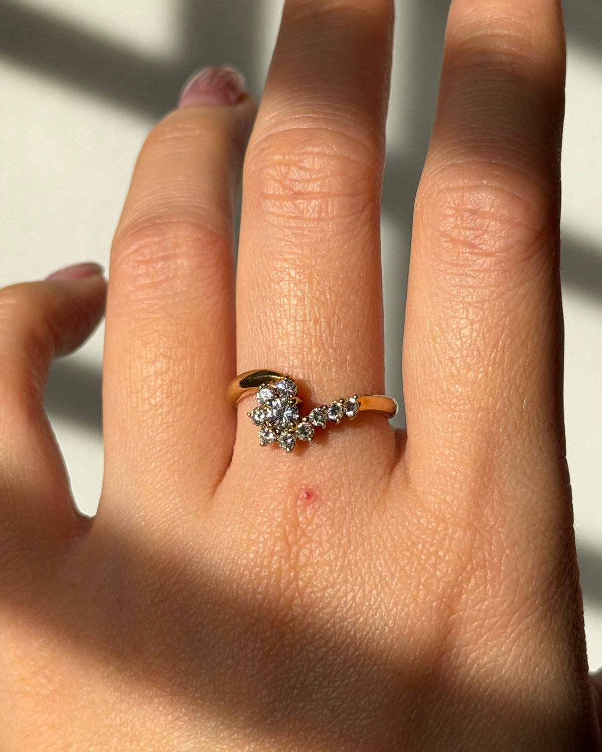 Vintage 18k Gold 0.50 CTW Diamond Swirly Ring