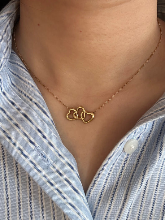 Vintage 18k Gold Tiffany & Co Three Interlocking Hearts Necklace