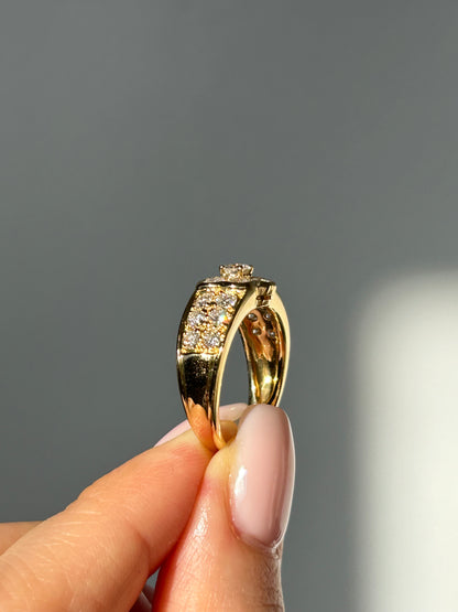 Vintage 18k Diamond Flower Chunky Ring