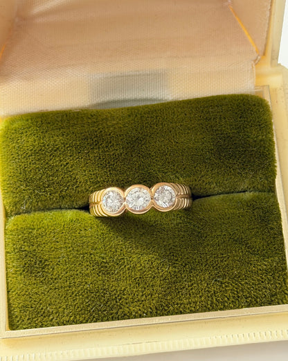 Vintage 18k Gold 1.0 CTW Bezel Set Three-Stone Diamond Ring - Ribbed Shoulder Details