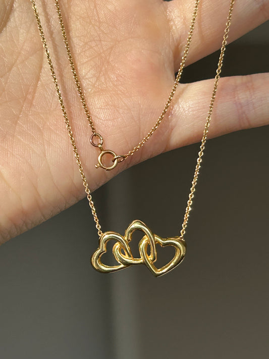 Vintage 18k Gold Tiffany & Co Three Interlocking Hearts Necklace