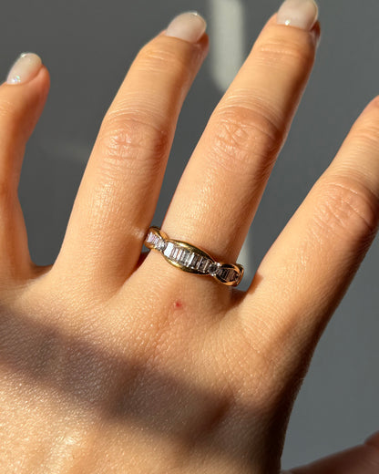 Vintage 18k Gold Scalloped Edge Channel Set Baguette and Round Diamond Ring