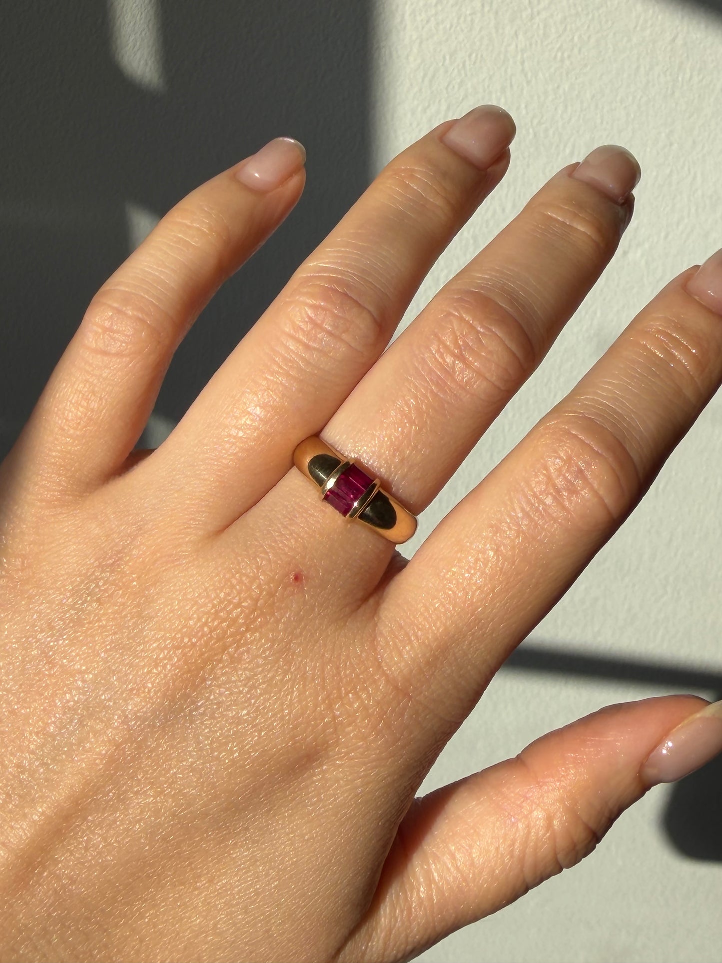 Vintage 18k Gold Tiffany & Co Ruby Baguette Ring