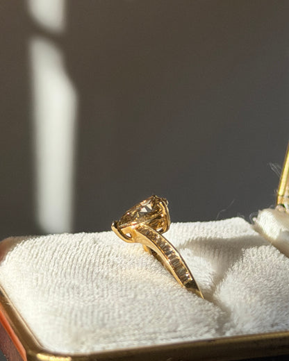 Vintage 18k Gold 1.11ct Dark Chocolate Brown Pear Cut Diamond Ring - Brown Baguette Diamond Shoulders
