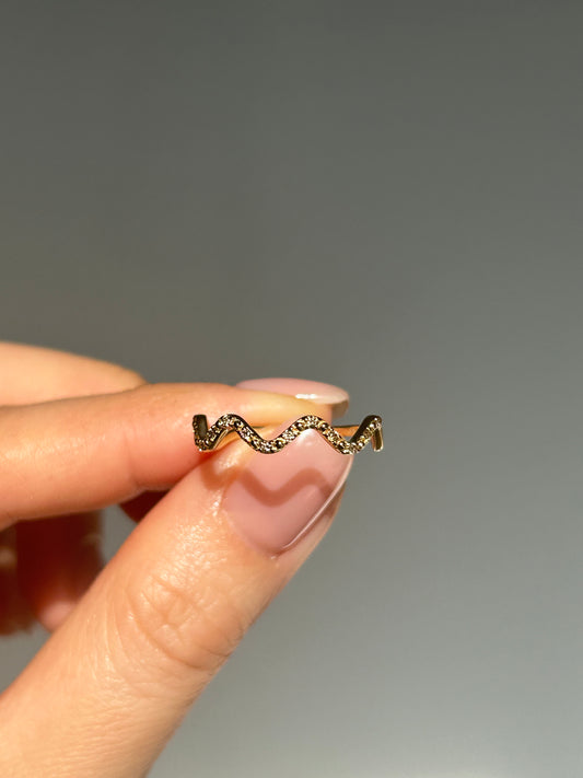 Vintage 18k Gold Diamond Wavy Squiggly Stacking Ring