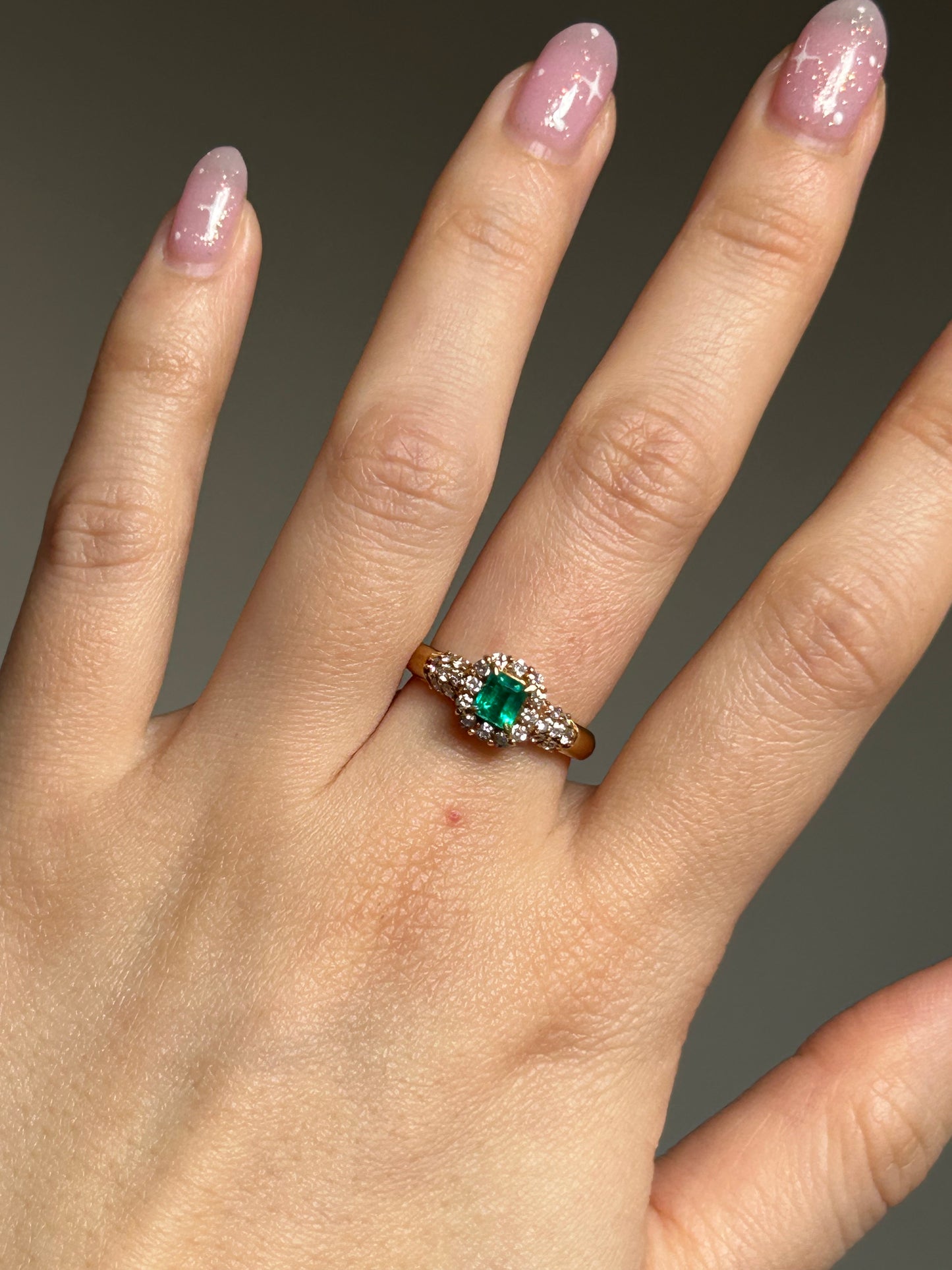 Vintage 18k Gold Emerald Diamond Halo Engagement Anniversary May Birthday Ring