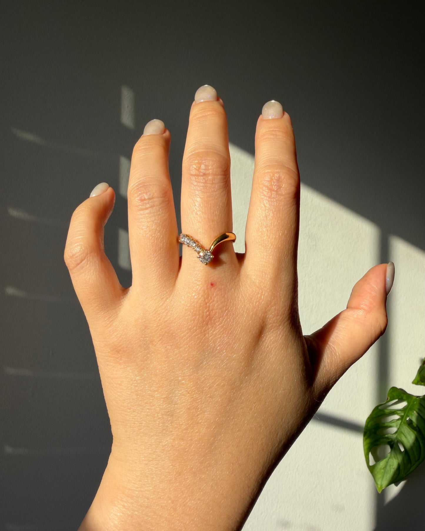 Vintage 18k Gold Asymmetric Diamond Chevron V-Shaped Ring