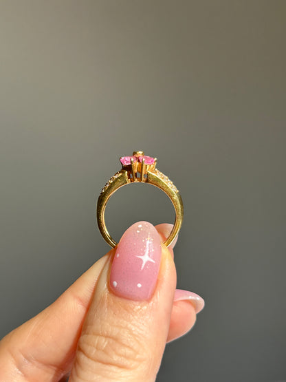 Vintage 18k Gold Pink Sapphire Heart-Leaf Clover Pave Diamond Ring