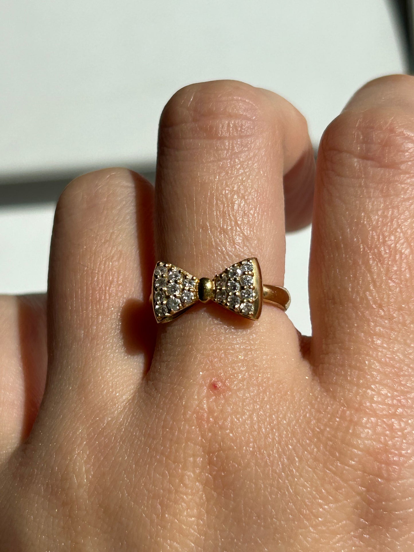 Vintage 18k Gold Diamond Bow Motif Ring