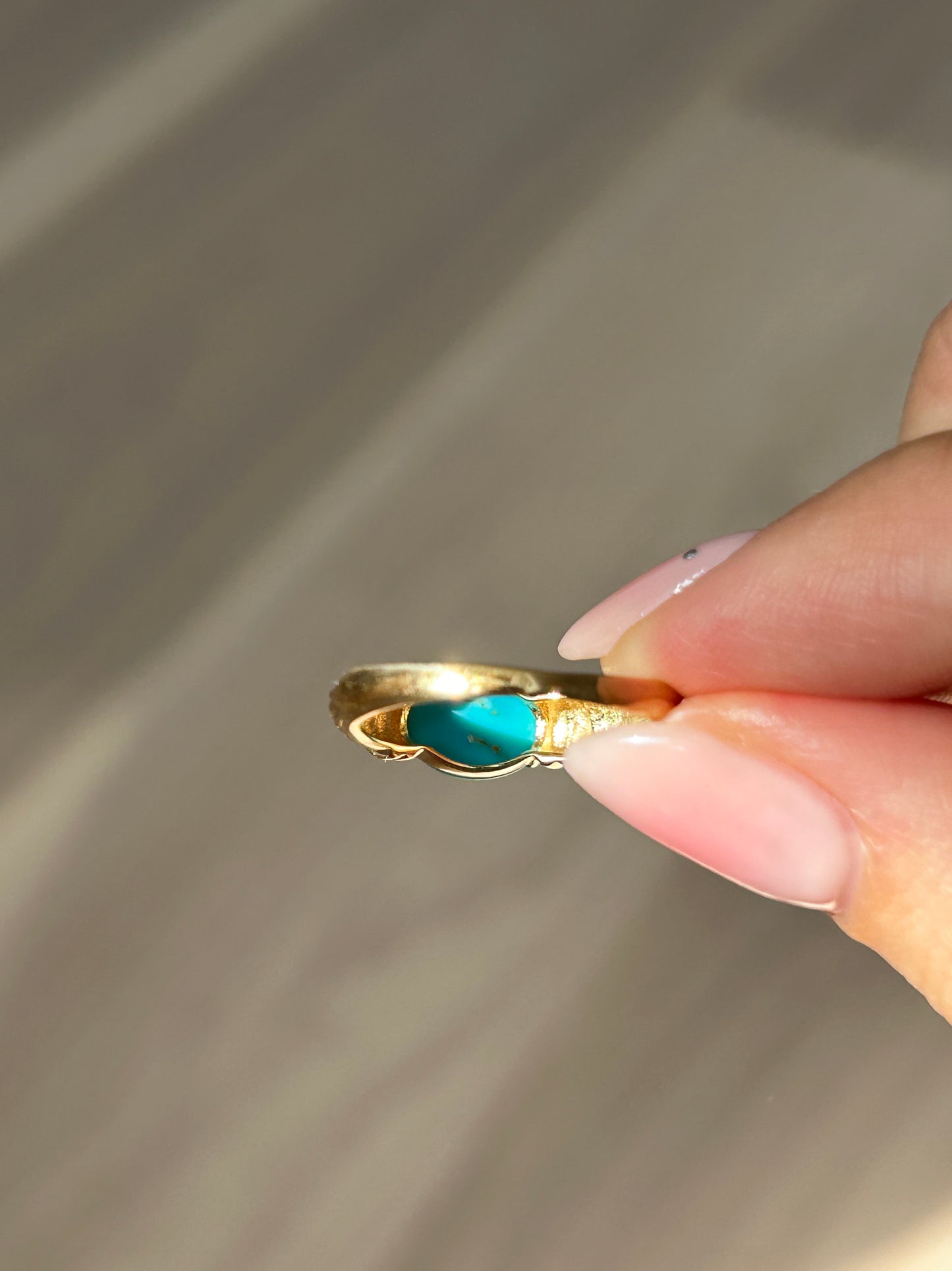 Vintage 18k East West Oval Turquoise Half Bezel Set Ring: US Size 6.75