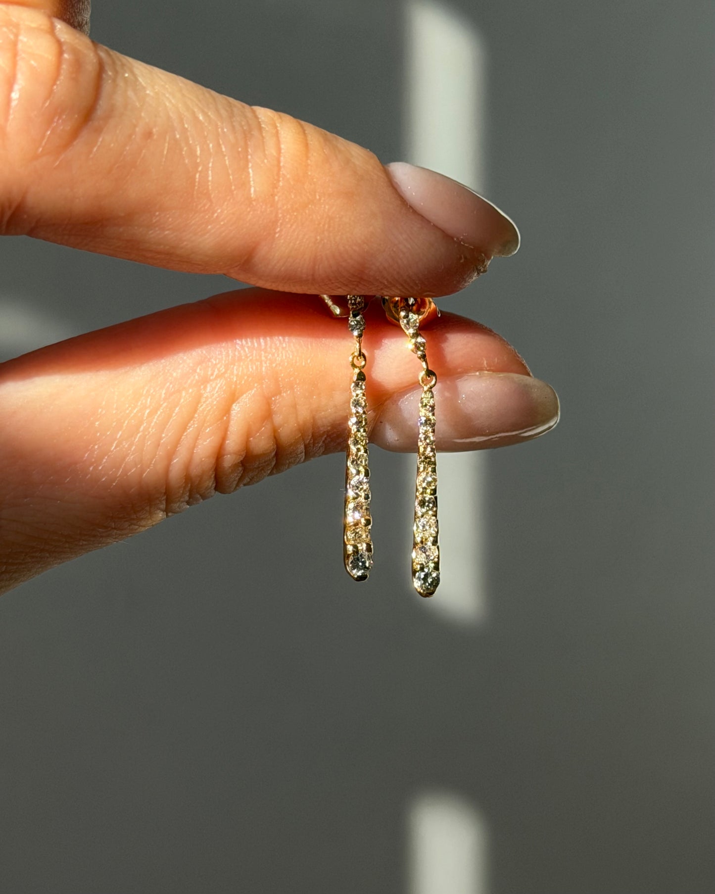 Vintage 18k Diamond Bar Dangle Earrings