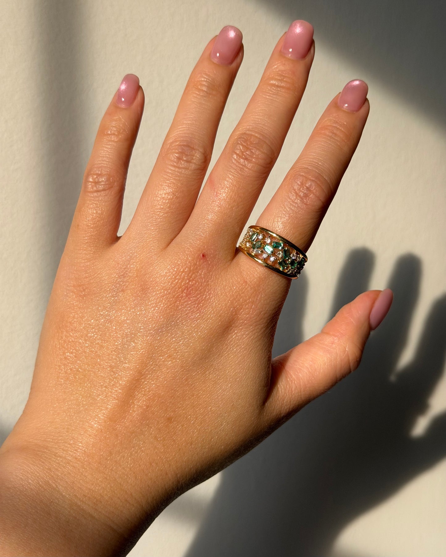 Vintage 18k Gold Emerald and Diamond Scattered Dome Ring