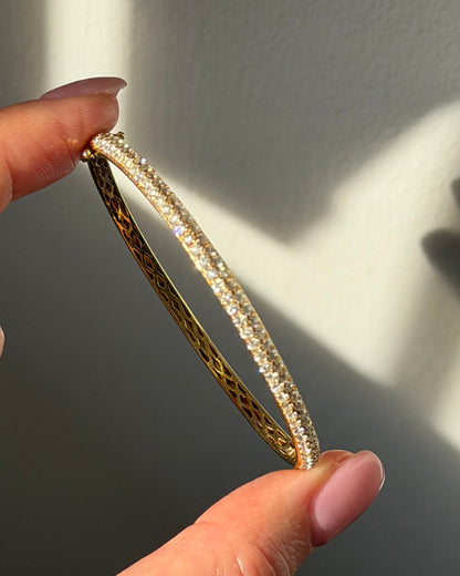 Modern Pre-loved 18k Gold 1.75 CTW Diamond Pave Dome Bangle Bracelet
