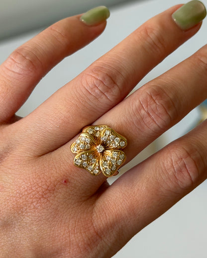 Vintage 18k Gold Diamond Pave Flower Petals Ring