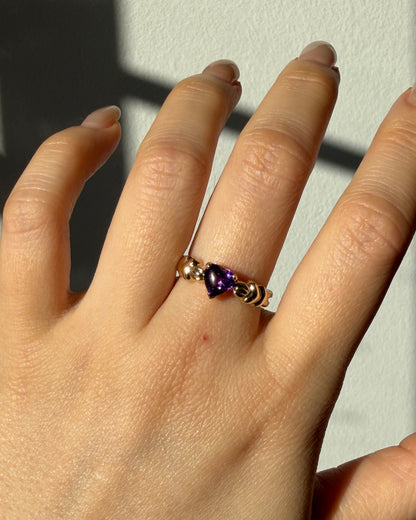 Vintage 14k Gold Cabochon Amethyst Heart Ring - Heart Shoulder Details