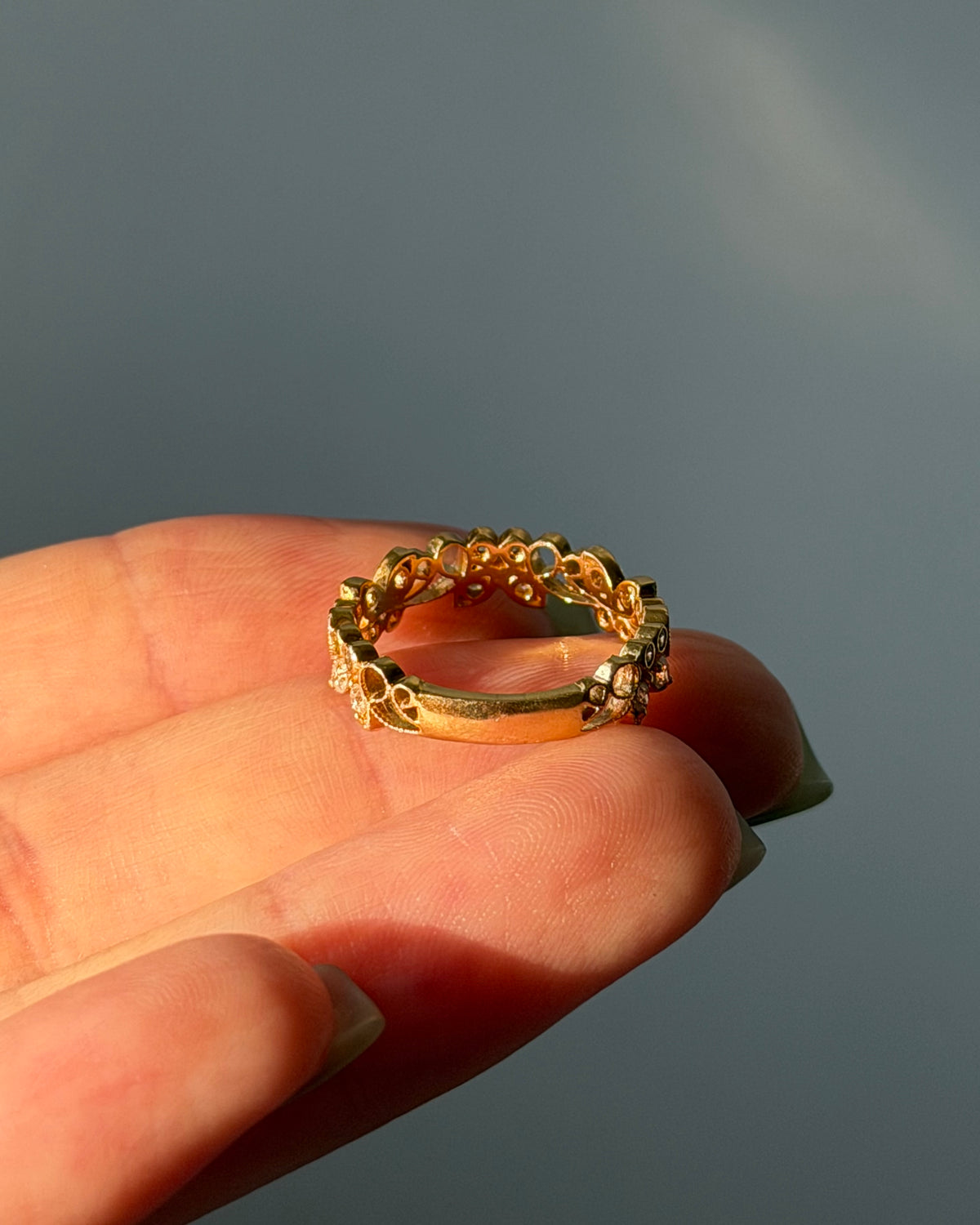 Vintage 18k Gold Diamond Butterfly Open Work Milgrain Detail Ring